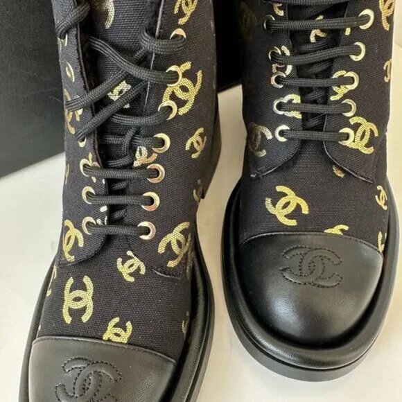 CHANEL Lambskin Shearling Canvas CC Lace Up Boots Black Gold Logo Size 38.5 - Picture 7 of 13
